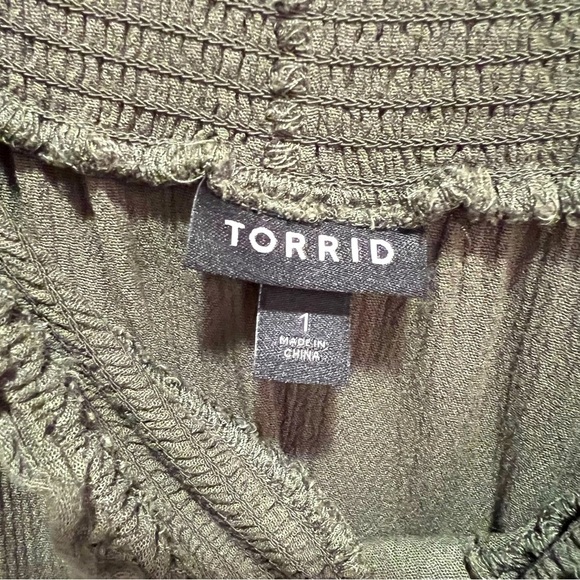 Torrid Smocked Cold-Shoulder Olive Green Rayon Blouse Size 1X - Picture 6 of 7